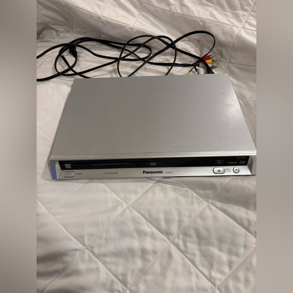 Panasonic Advanced Progressive Scan DVD/CD Player Model DVD-S1 w/ Remote​​​​​​​​